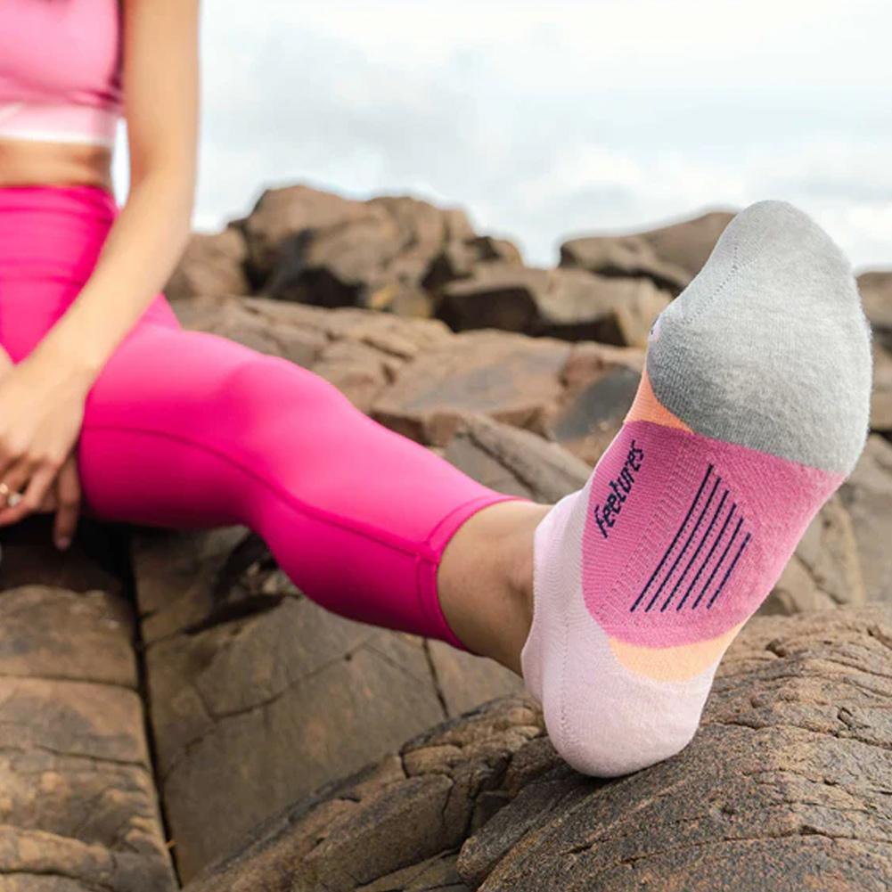Elite Light Cushion No Show Tab Socks SOCKS FEETURES