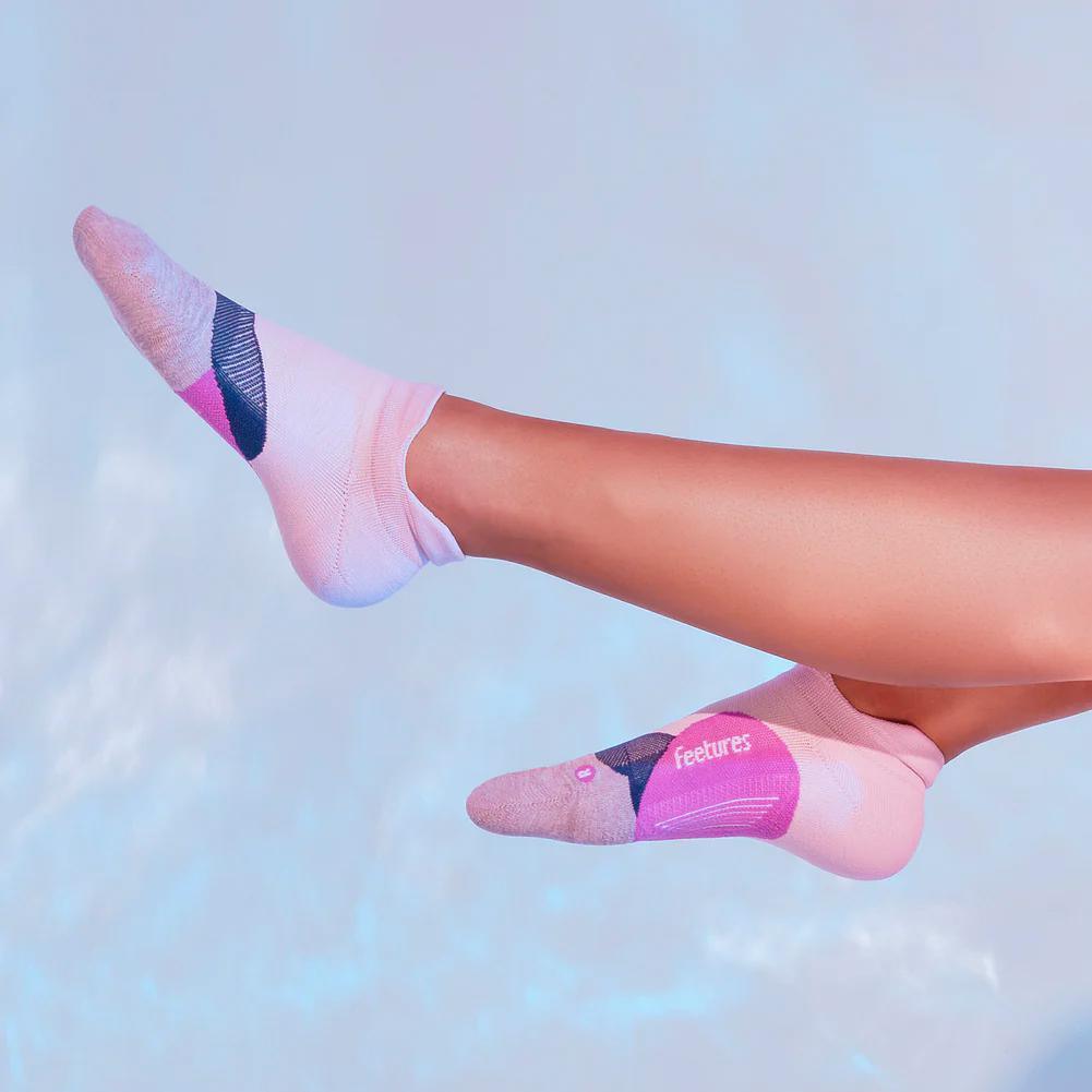 Elite Light Cushion No Show Tab Socks Socks FEETURES