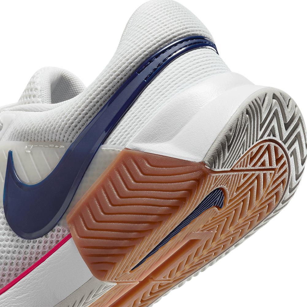 Women`s Zoom GP Challenge 1 Tennis Shoes Summit White and Binary Blue NIKE