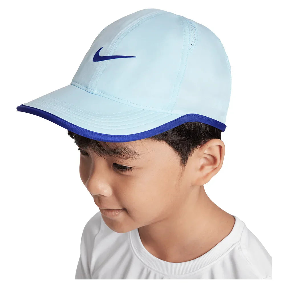 Juniors' Dri-FIT Club Featherlight Tennis Cap Glacier Blue and Deep Night NIKE