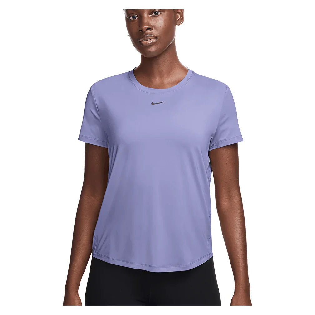 Women`s One Classic Dri-FIT Short Sleeve Training Top NIKE XS 533_LILAC_ICE