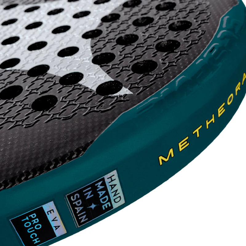 Cargue la imagen en el visor de la galería, STARVIE METHERORA PRO TOUCH 2025 PADEL RACKET
