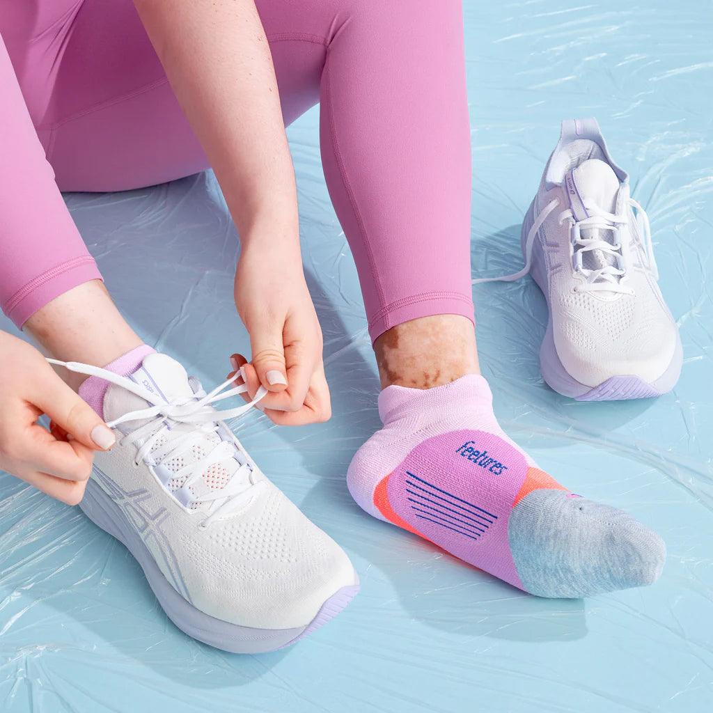 Elite Light Cushion No Show Tab Socks FEETURES
