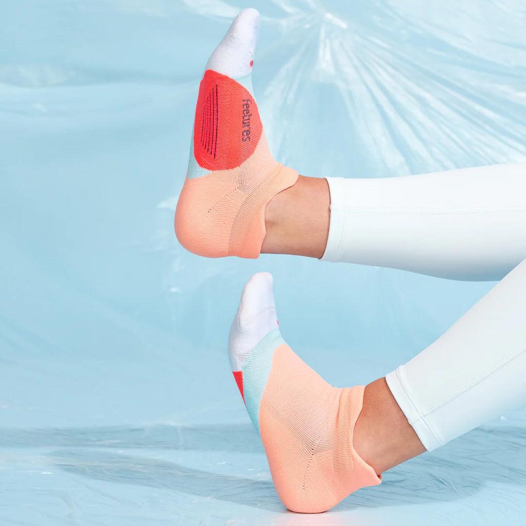Elite Light Cushion No Show Tab Socks FEETURES