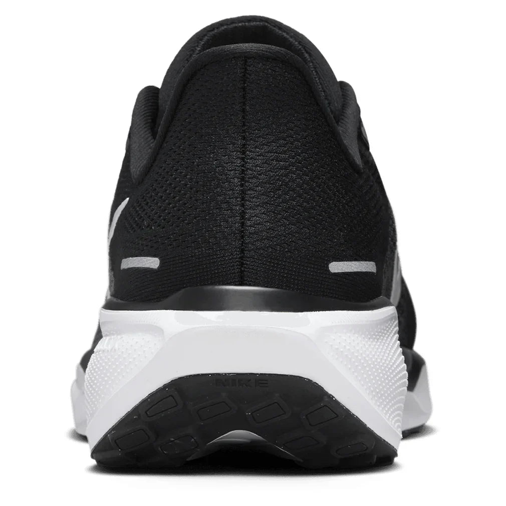 Men`s Pegasus 41 Running Shoes Black and White NIKE