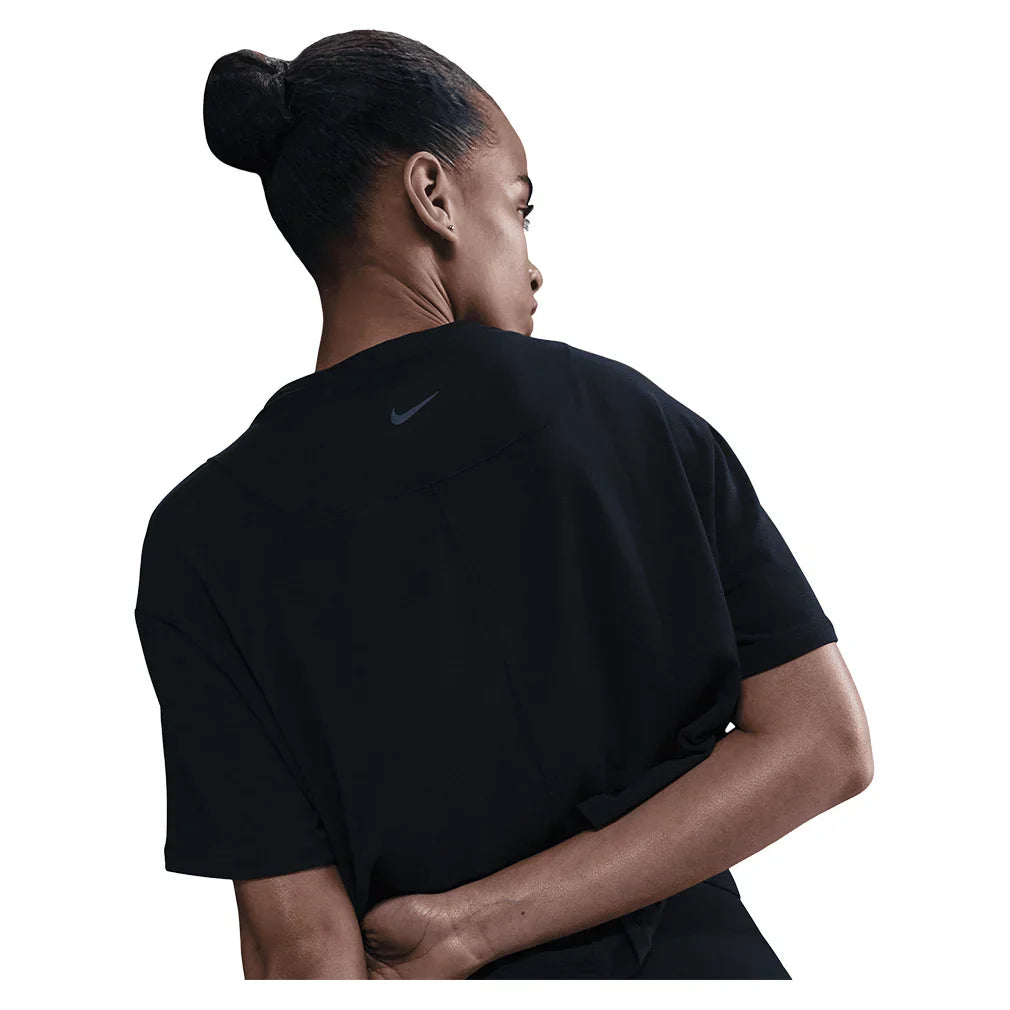 Women`s One Relaxed Dri-FIT Cropped Short Sleeve Top NIKE