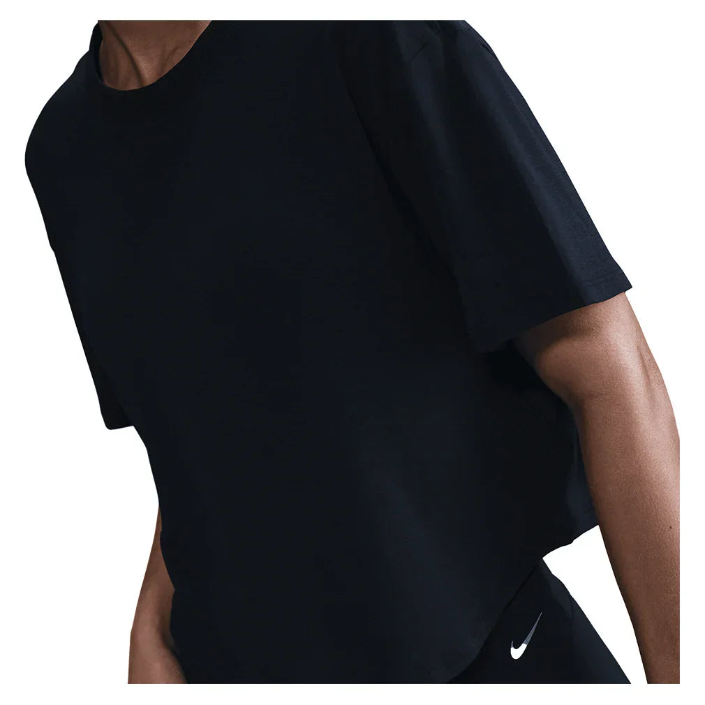 Women`s One Relaxed Dri-FIT Cropped Short Sleeve Top NIKE