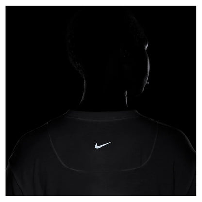 Women`s One Relaxed Dri-FIT Cropped Short Sleeve Top NIKE